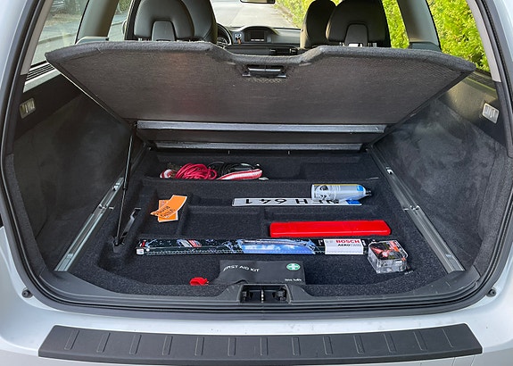 Volvo V70 9 of 9