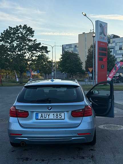 BMW 320d 4 of 6