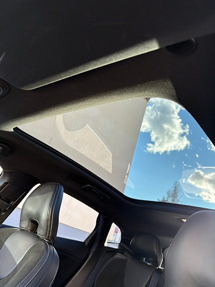 Volvo V40 12 of 12