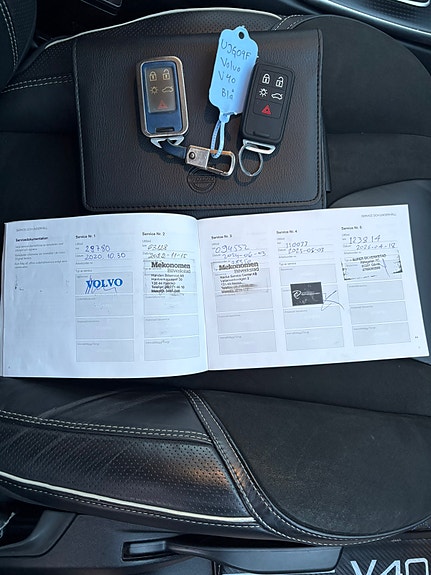 Volvo V40 11 of 12