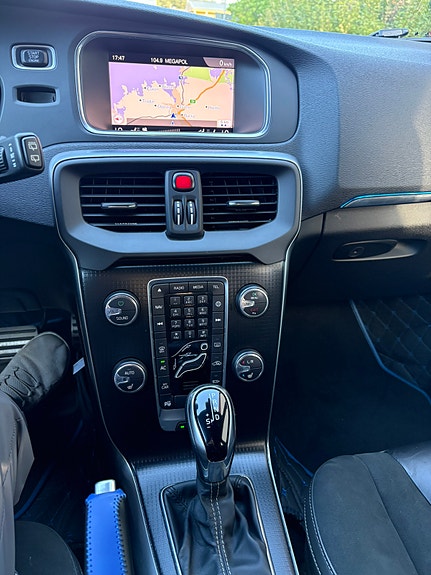 Volvo V40 4 of 12