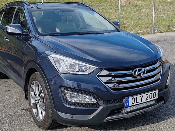 Hyundai Santa Fe 2 of 9