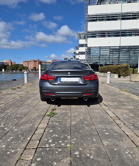 BMW 440i 4 of 5