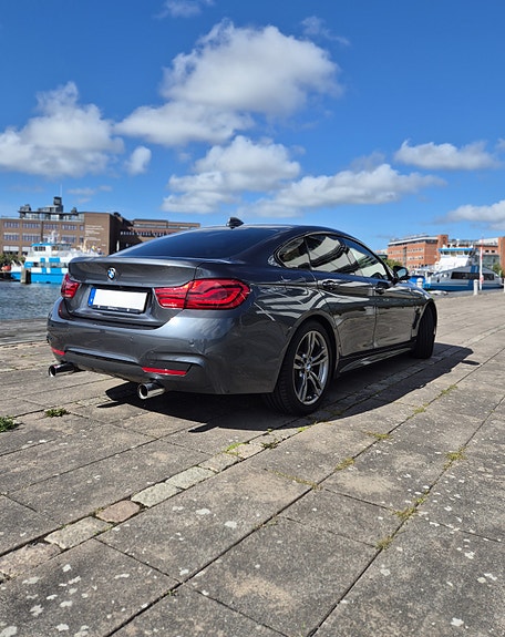 BMW 440i 2 of 5