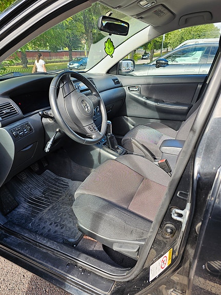 Toyota Corolla 5 of 9
