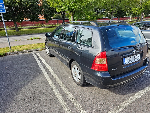 Toyota Corolla 4 of 9