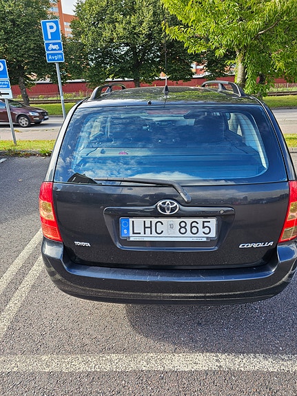 Toyota Corolla 3 of 9
