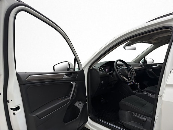 Volkswagen Tiguan Allspace 12 of 30