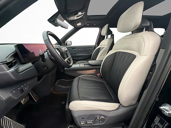 Kia EV9 14 of 30