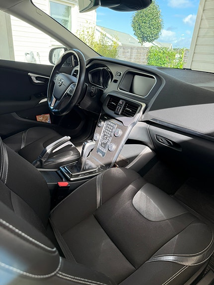 Volvo V40 6 of 9