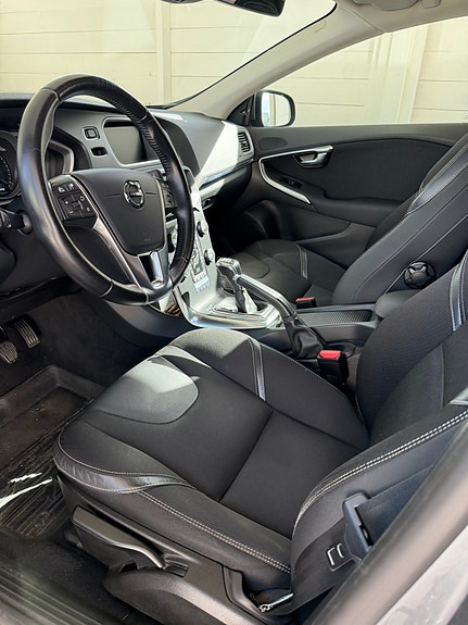 Volvo V40 7 of 9