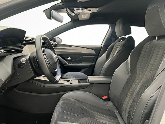 Peugeot 308 2 of 5