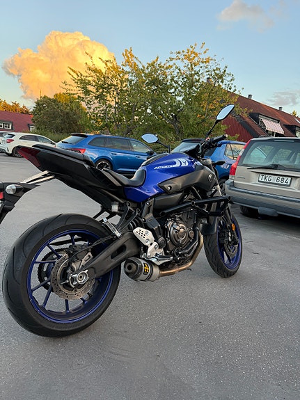 Yamaha MT-07 2 of 7