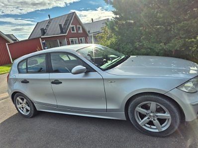 BMW 118i 3 of 8