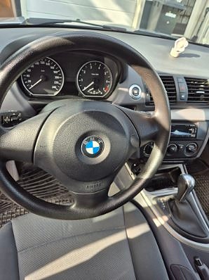 BMW 118i 6 of 8