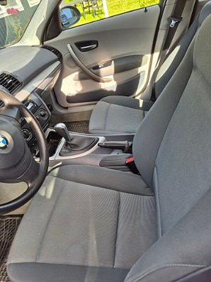 BMW 118i 5 of 8