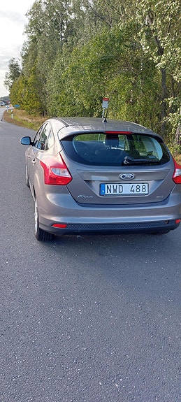 Ford Focus 2 of 7