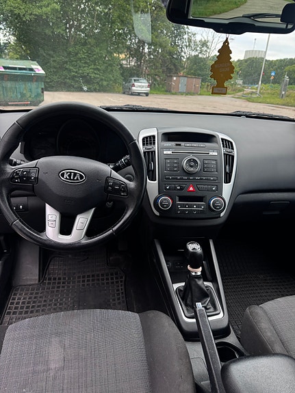 Kia Ceed 3 of 7