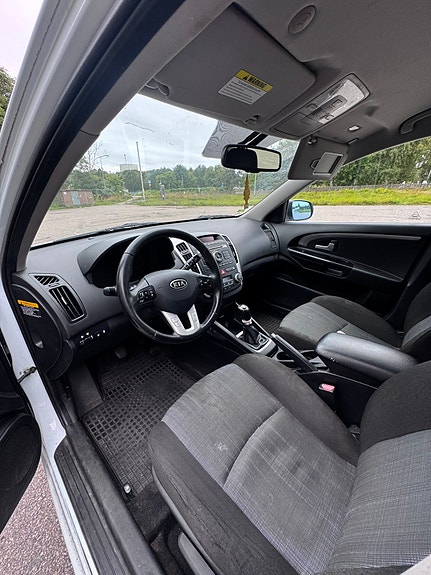 Kia Ceed 4 of 7