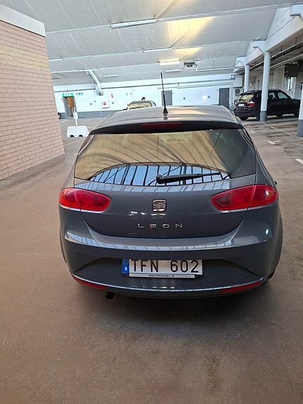 Seat Leon 2 of 5