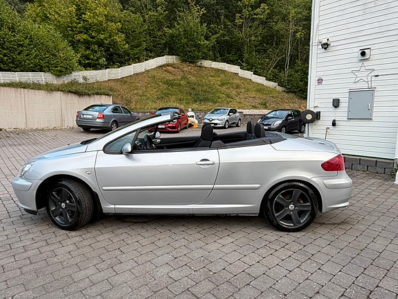 Peugeot 307 CC 8 of 30