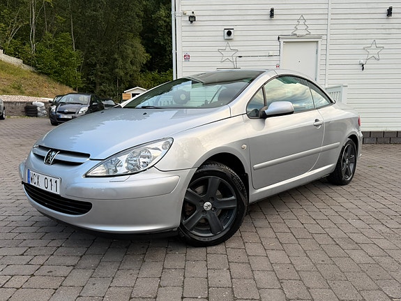 Peugeot 307 CC 11 of 30