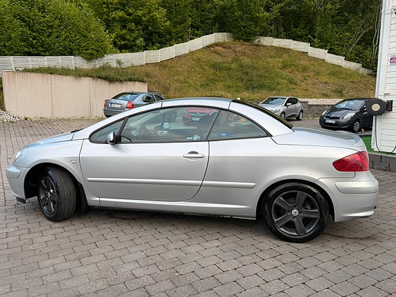 Peugeot 307 CC 21 of 30