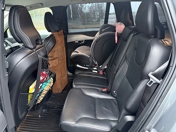 Volvo XC90 9 of 17