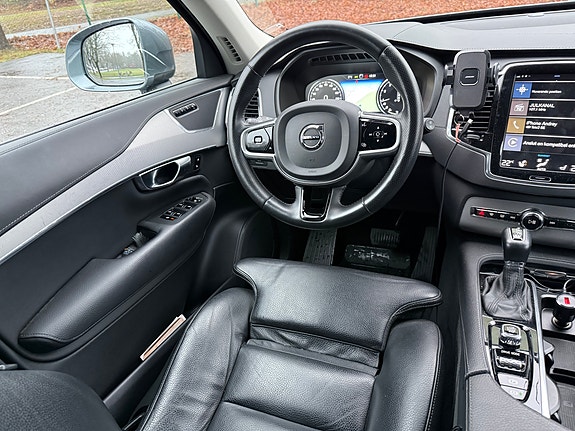 Volvo XC90 17 of 17