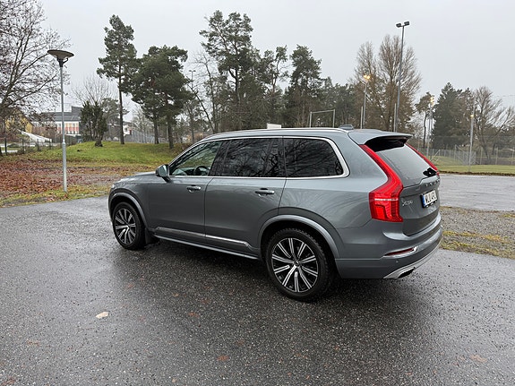Volvo XC90 4 of 17