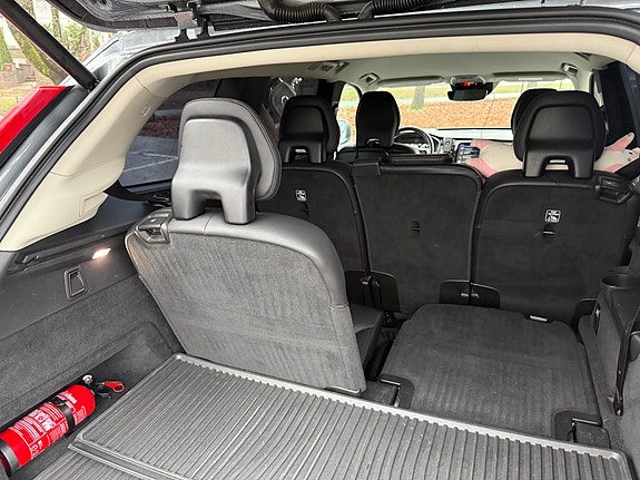 Volvo XC90 12 of 17