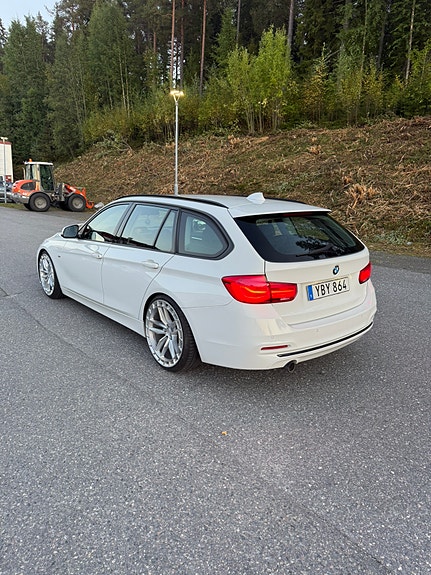 BMW 318d 3 of 6