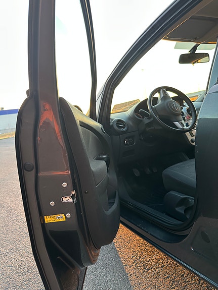 Opel Corsa 11 of 14