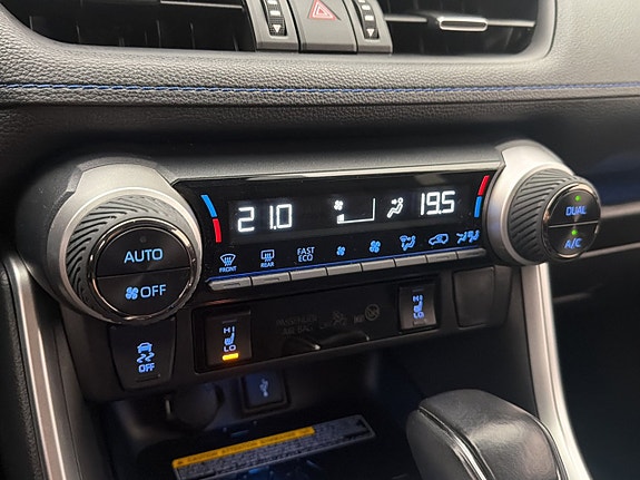 Toyota RAV4 25 of 30