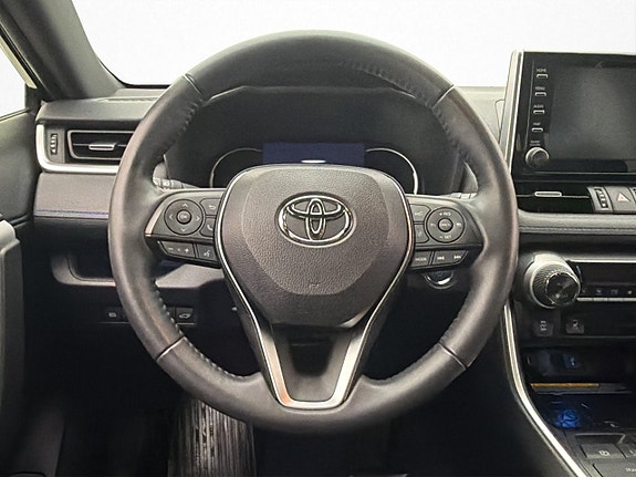 Toyota RAV4 13 of 30