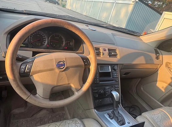 Volvo XC90 5 of 5