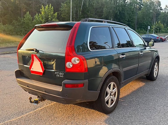 Volvo XC90 3 of 5