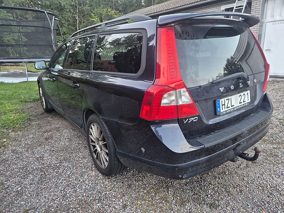 Volvo V70 4 of 5