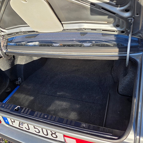 BMW 325iX 8 of 12