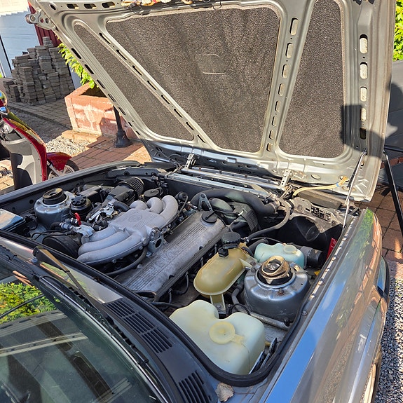 BMW 325iX 10 of 12
