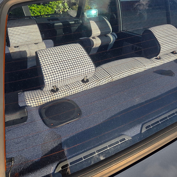 BMW 325iX 5 of 12
