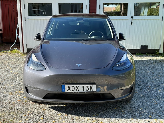 Tesla Model Y 2 of 10