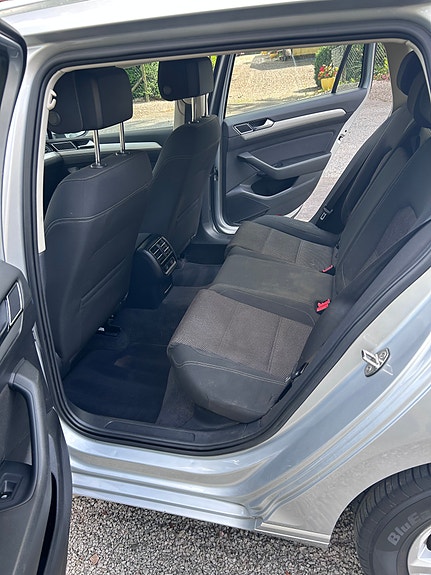 Volkswagen Passat 3 of 7