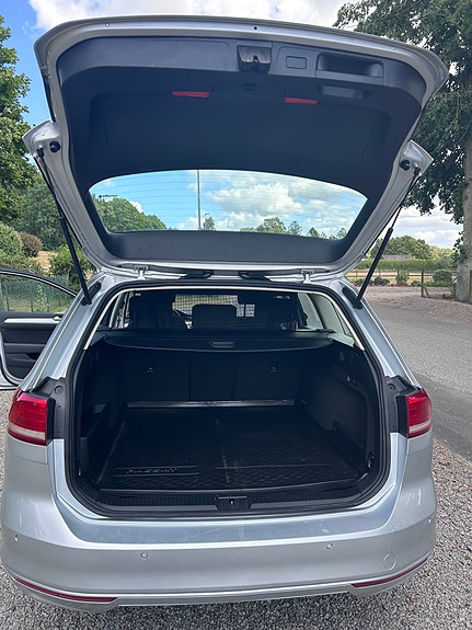Volkswagen Passat 4 of 7