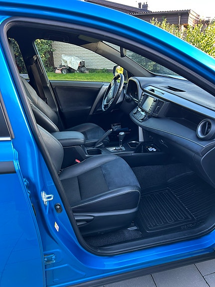 Toyota RAV4 9 of 11