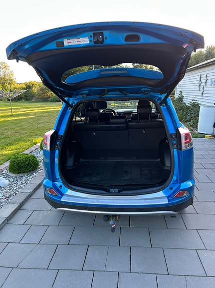 Toyota RAV4 5 of 11