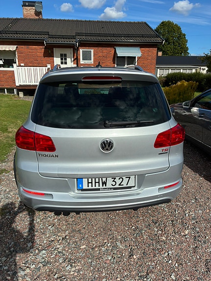 Volkswagen Tiguan 3 of 9