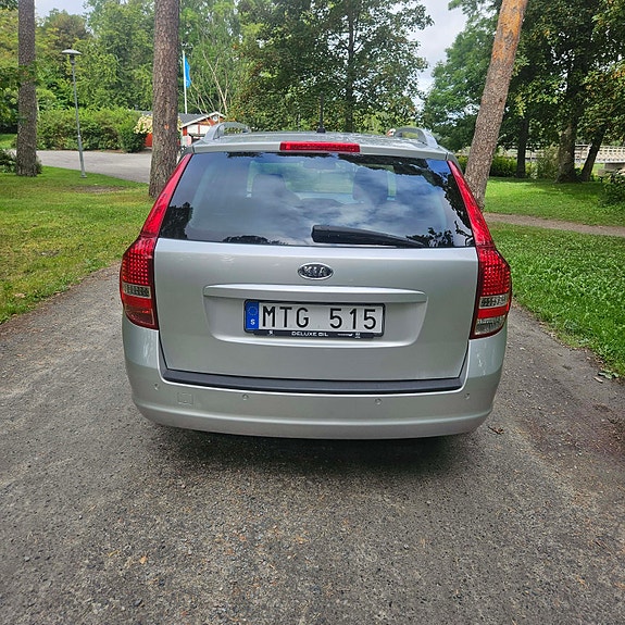 Kia Ceed 4 of 8