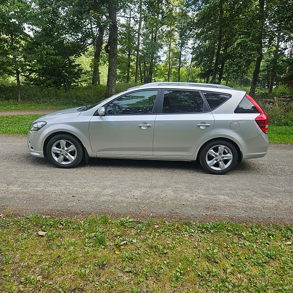 Kia Ceed 3 of 8