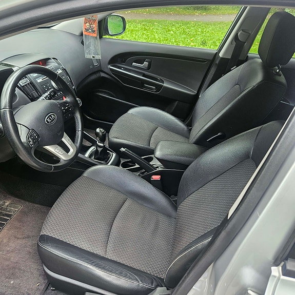 Kia Ceed 5 of 8